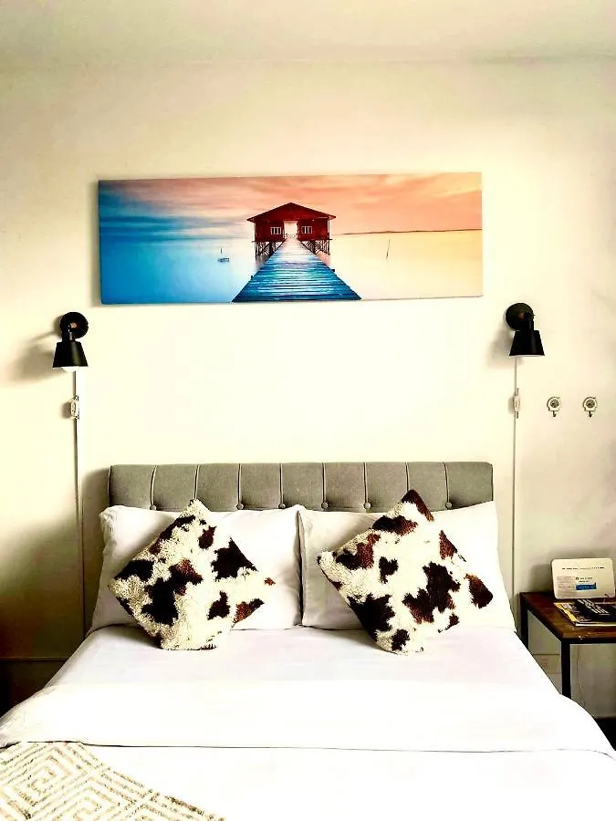 Affordable Buenbyahe Staycation In Urban Deca Tower Edsa, F Residences And The Regalia Park Tower Cubao Manila Apartment