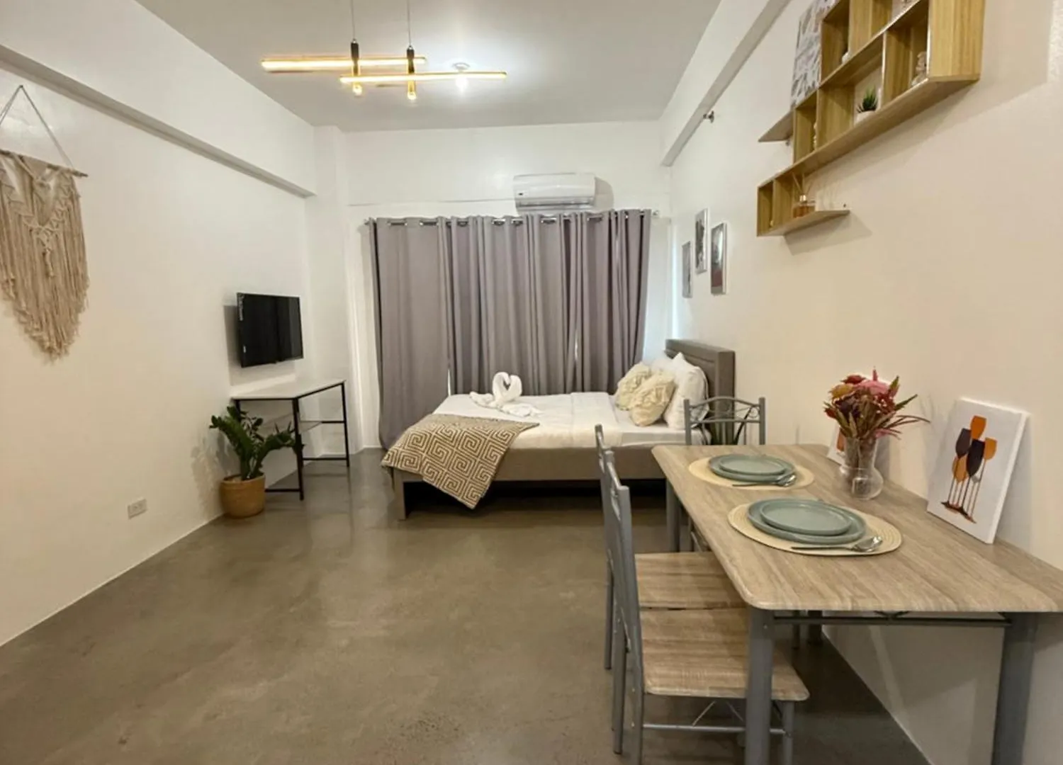 Apartment Affordable Buenbyahe Staycation In Urban Deca Tower Edsa, F Residences And The Regalia Park Tower Cubao Manila Philippines